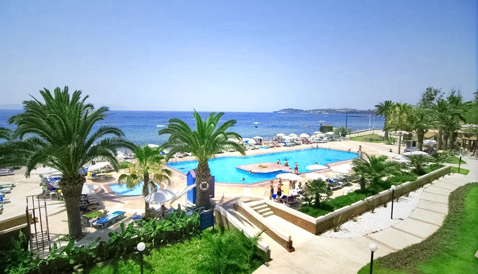 هتل افسیا هالیدی بیچ کلاب کوش آداسی